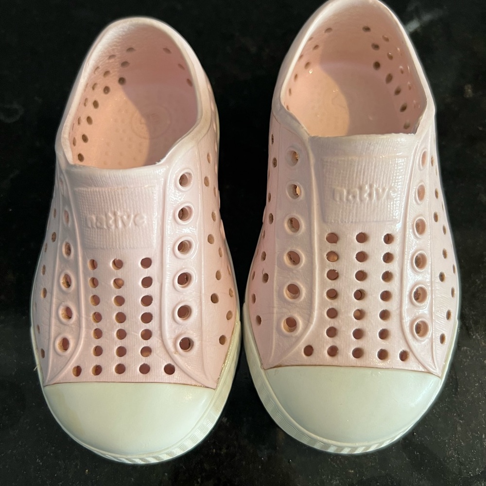 Native Shoes, c6